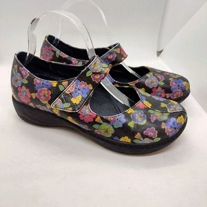 Dansko size 9.5 clogs